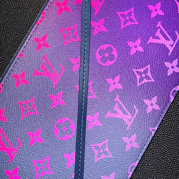 💜 LOUIS VUITTON 💜MONOGRAM SPRING IN THE CITY POCHETTE MIDNIGHT FUCHSIA. NWT. - Picture 7 of 12